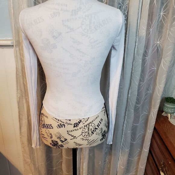 Orange Kiss ribbed white crop turtleneck size medium juniors - Picture 4 of 7